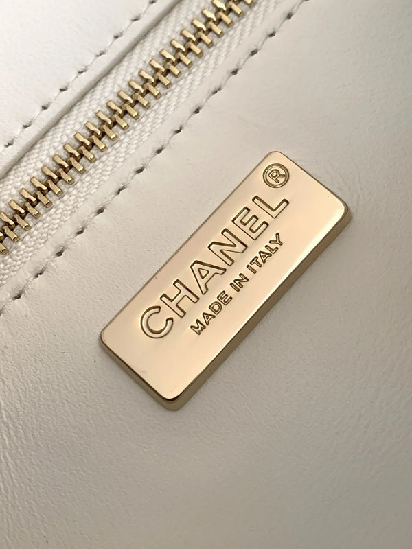 Chanel 2026 Bag 21cm White Black Sequin 331213