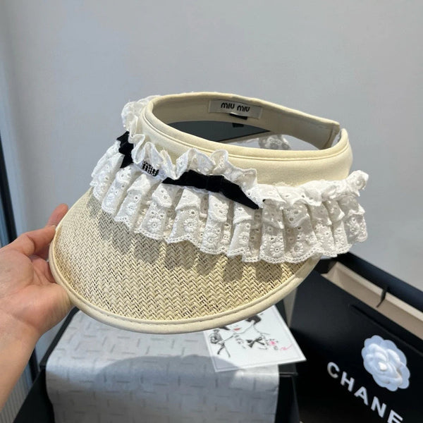 MM OPEN-TOP STRAW HAT IN LIGHT BEIGE MIX WHITE EYELET FABRIC