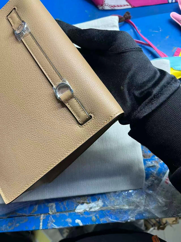 KELLY DANSE 22 TAN BROWN IN CALFSKIN SILVER HARDWARE