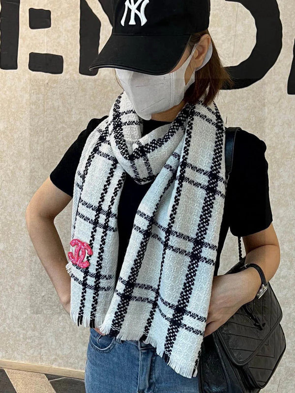 CHANEL 25S SCARF 190 IN CASHMERE 718525