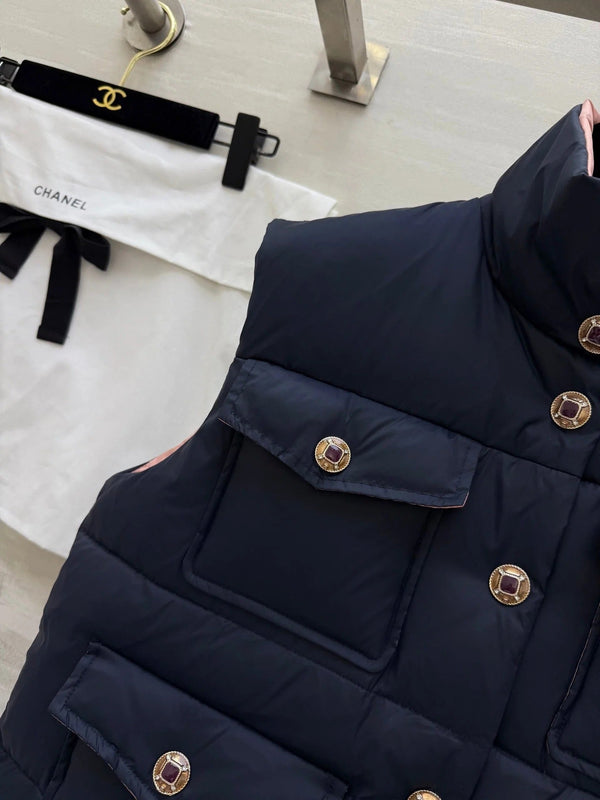 CHANEL VESTE SANS MANCHES 25S 482
