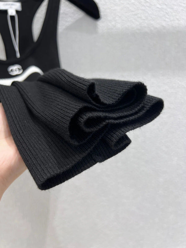 HAUT SANS MANCHES CHANEL STYLE 66