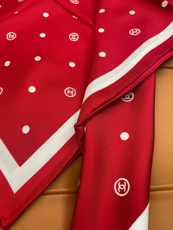 CHANEL 25S SCARF 90 IN SILK 704604