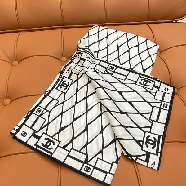 CHANEL 25S SCARF 90 IN SILK 703694