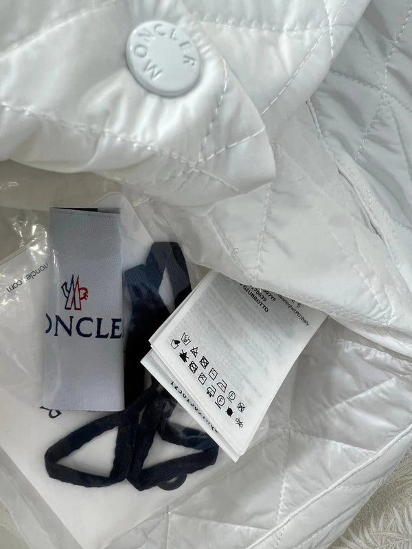 MONCLER 25S DOWN VEST IN WHITE 099