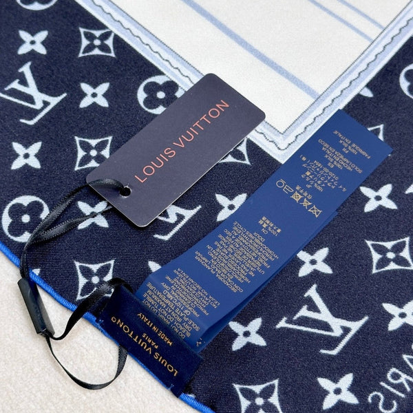 LV SCARF 90 CM IN SILK 737305