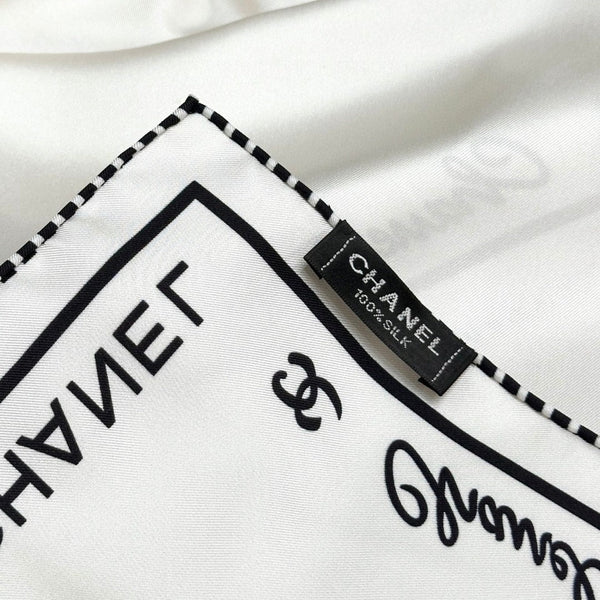 CHANEL 25S SCARF 90 IN SILK 732122