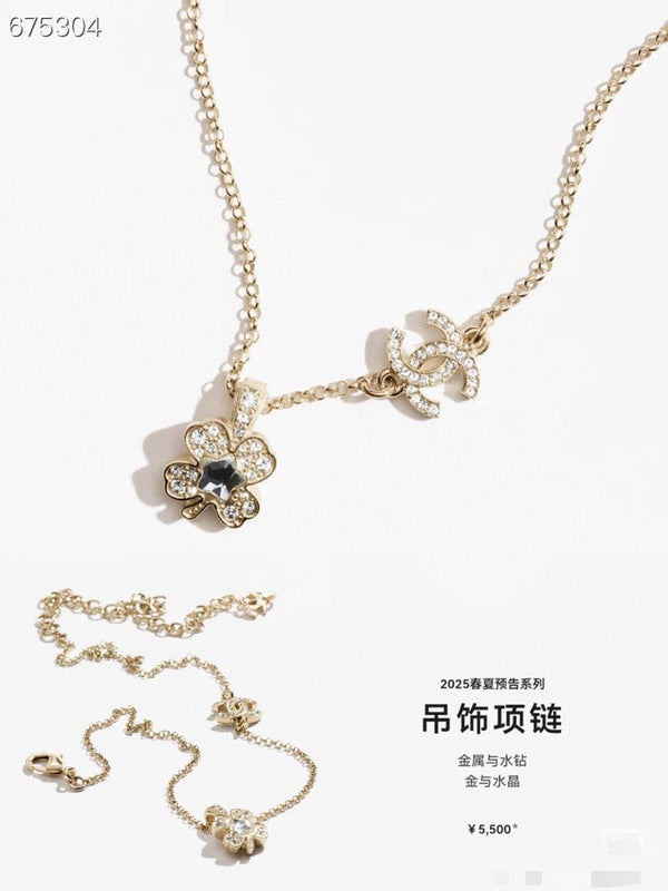 PENDANT NECKLACE FULL DIAMOND FOUR-LEAF CLOVER DOUBLE C IN GOLD