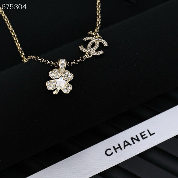 PENDANT NECKLACE FULL DIAMOND FOUR-LEAF CLOVER DOUBLE C IN GOLD