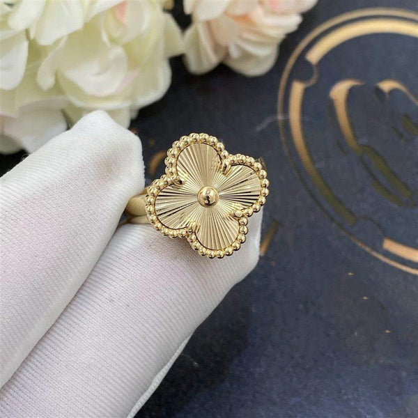 CLOVER GOLD RING