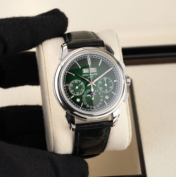 Patek Philippe Patek Philippe Perpetual Calendar Chronograph Green Dial Platinum 41 mm
