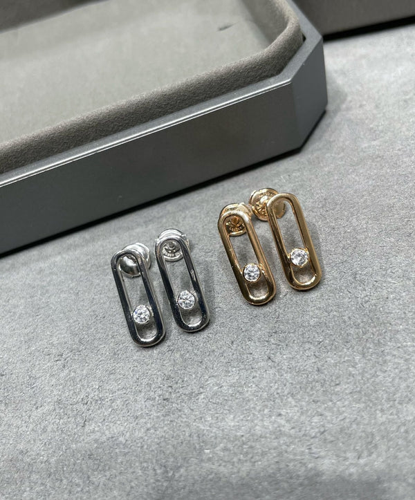 MOVE UNO SMALL 1 DIAMOND EARRINGS
