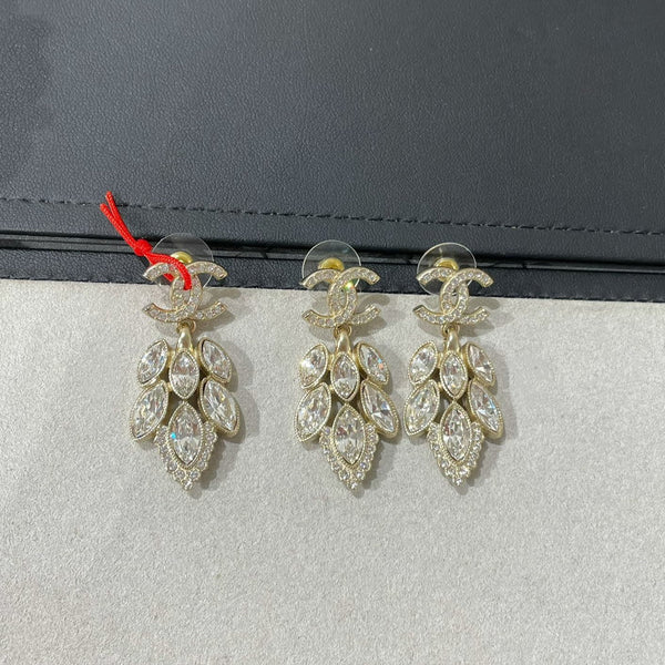 CHANE SMALL FRAGRANCE WHEAT GOLD DIAMOND ORECCHINI