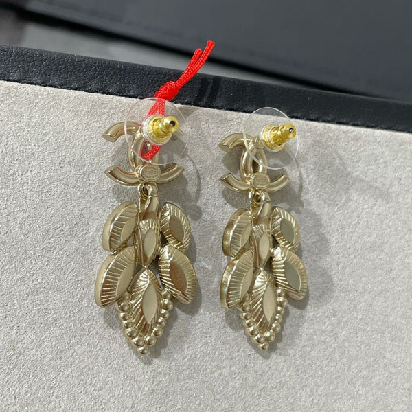 CHANE SMALL FRAGRANCE WHEAT GOLD DIAMOND ORECCHINI