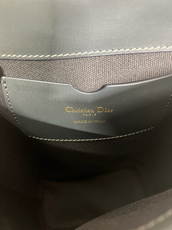 30 MONTAIGNE 13 24x24x9,5CM RICAMO OBLIQUO BLU