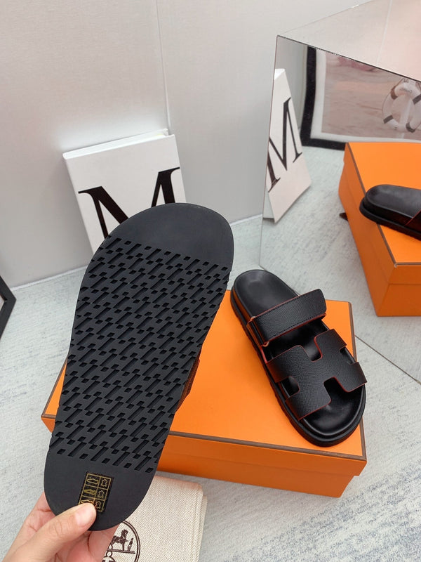 Sandalo Chypre Nero con rifiniture rosse