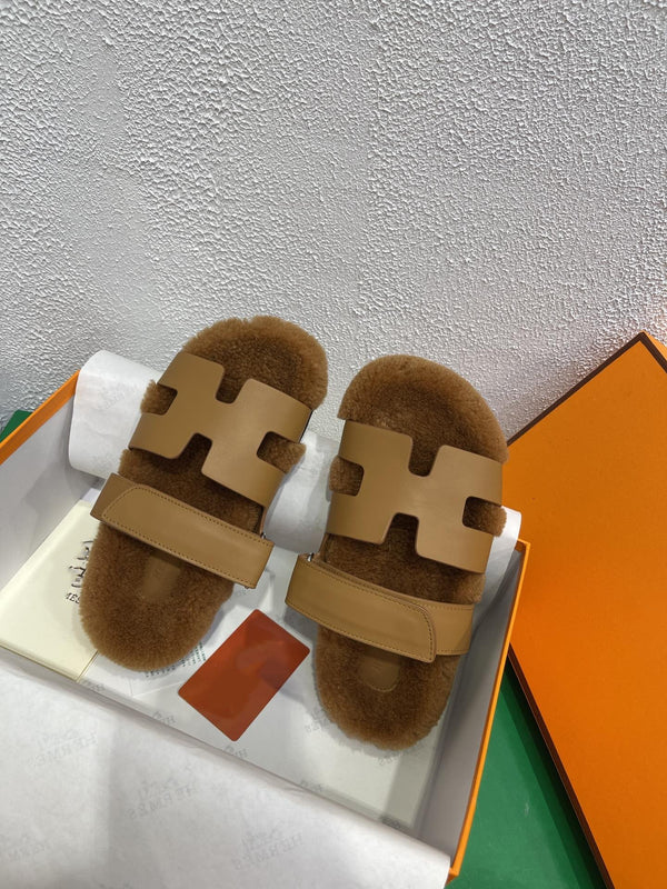 Chypre Sandal Gold shearling insole Gold goatskin lining