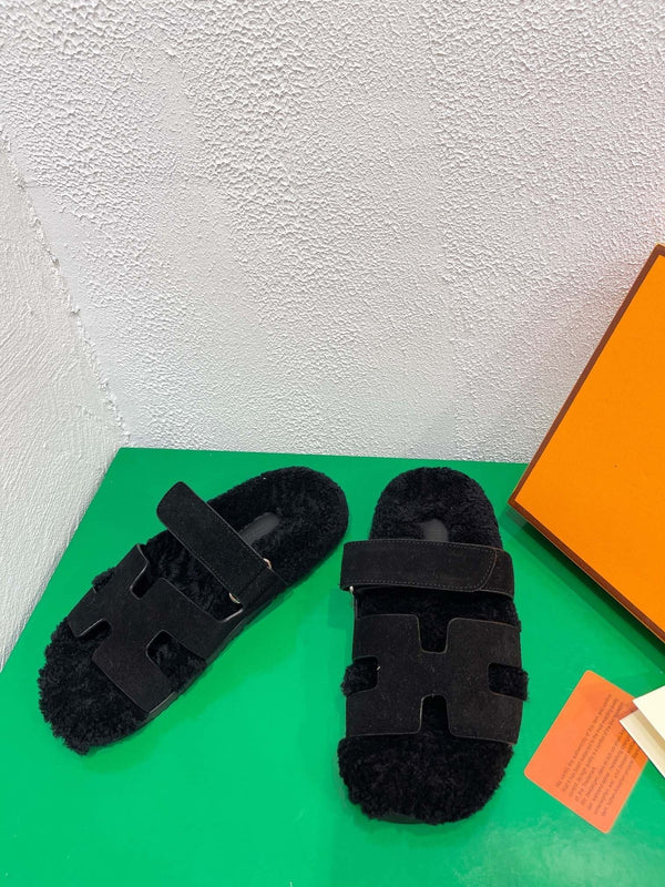 Chypre Sandal Black shearling insole Black Velvet leather lining