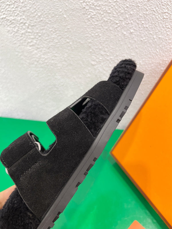 Chypre Sandal Black shearling insole Black Velvet leather lining