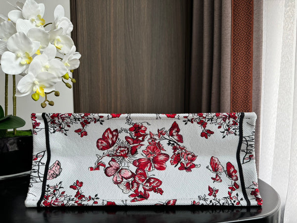 Grande borsa porta CD/libro da 42 cm con ricamo a farfalla a forma di cuore bianco e rosso