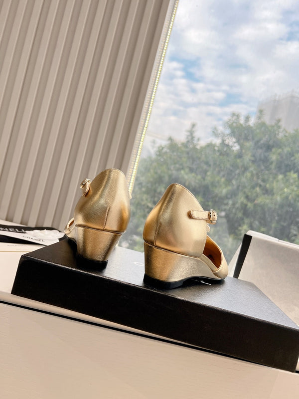 CC 25s Camellia T Strap Slingback 50mm Black Gold Calfskin&Sheepskin 413325