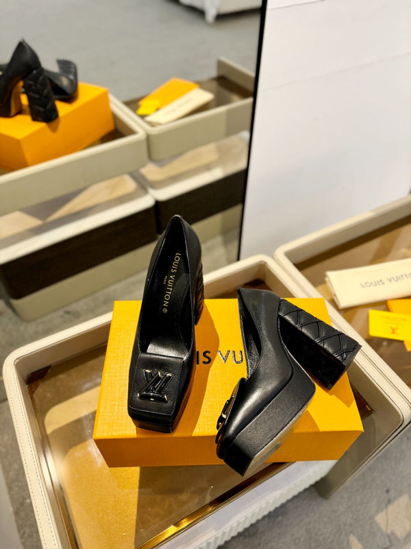 LV Shake Pump 120mm Pelle bovina nera liscia