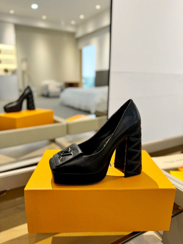 LV Shake Pump 120mm Pelle bovina nera liscia