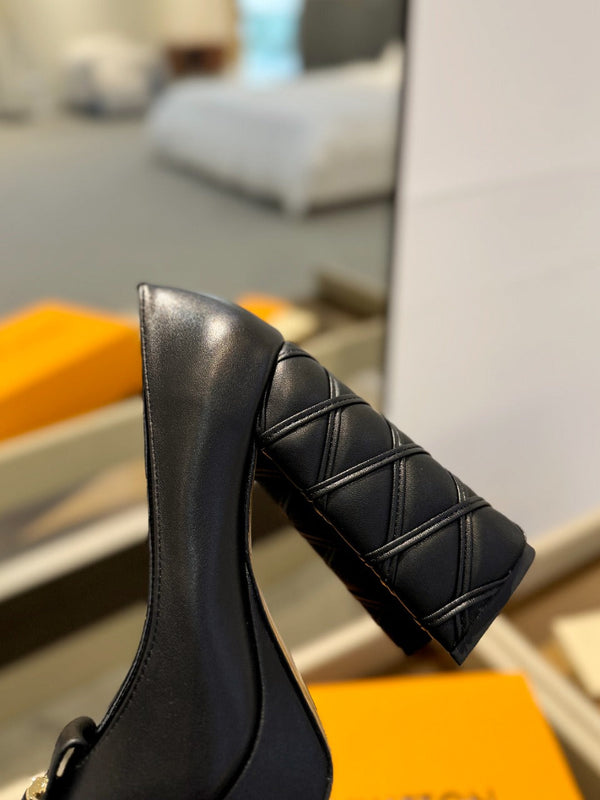 LV Shake Pump 120mm Pelle bovina nera liscia