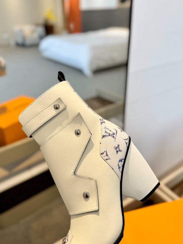Stivaletto LV Trinity 75mm in pelle di vitello monogrammata bianca