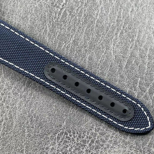 SPEEDMASTER APOLO SILVER SNOOPY