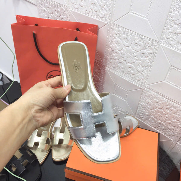 H flat bottom women's sandals silver