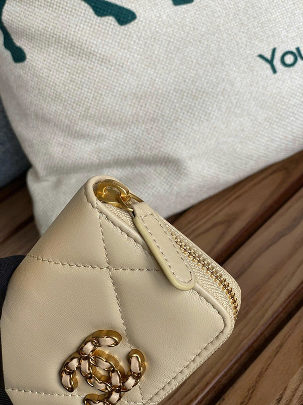 ALV Victorine 19 Zipped Coin Purse Lambskin