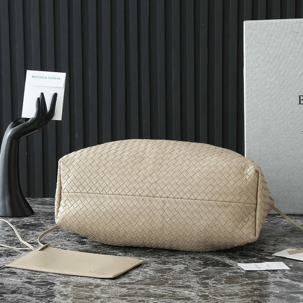 Borsa BV Pinacoteca 43 cm Pelle di vitello intrecciata beige e pelle scamosciata