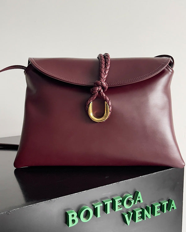 Borsa a tracolla BV Liberta con fibbia 30 cm in pelle di vacchetta rosso Barolo