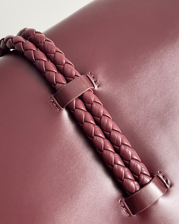 Borsa a tracolla BV Liberta con fibbia 30 cm in pelle di vacchetta rosso Barolo