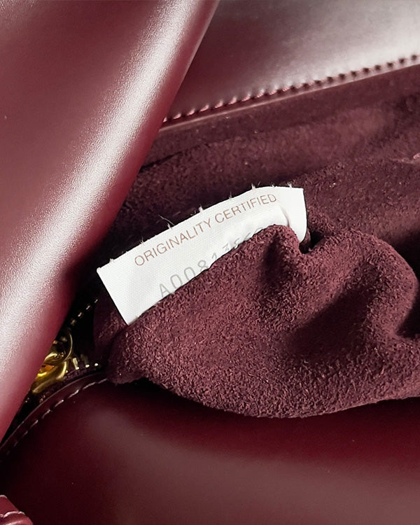 Borsa a tracolla BV Liberta con fibbia 30 cm in pelle di vacchetta rosso Barolo