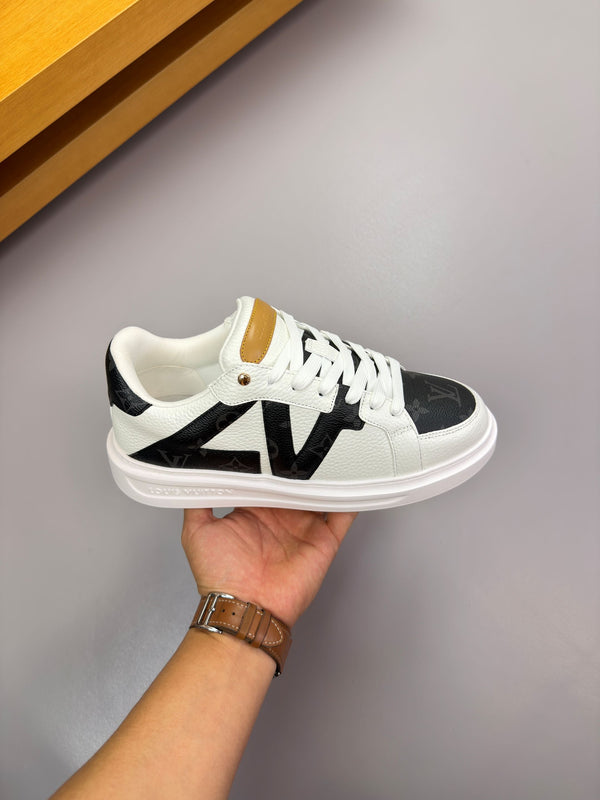 LV high-quality casual white black sneakers 194601