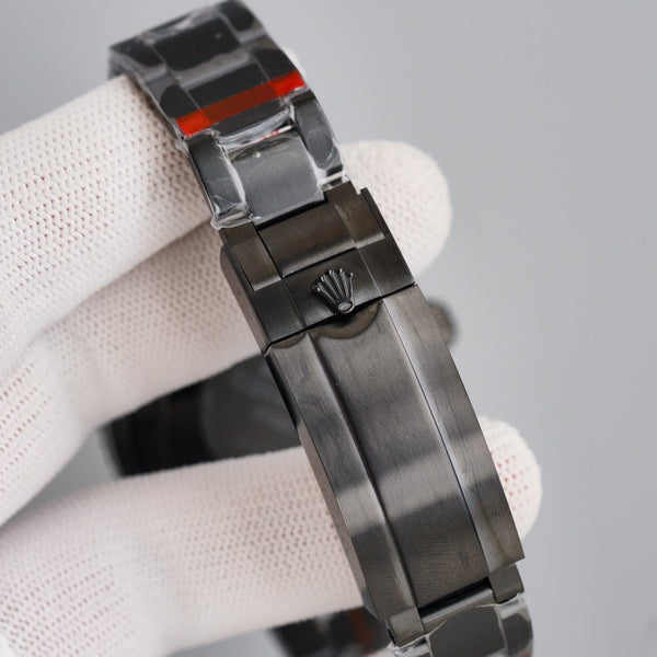 GMT-MASTER II CUSTOM BLACK BATMAN BEZEL BLUE NUMERALS