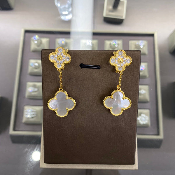 ORECCHINI IN ORO CON DIAMANTI E 2 MOTIVI CLOVER