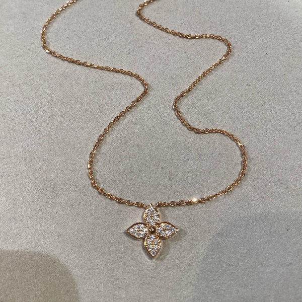 COLLANA CON DIAMANTI A STELLA