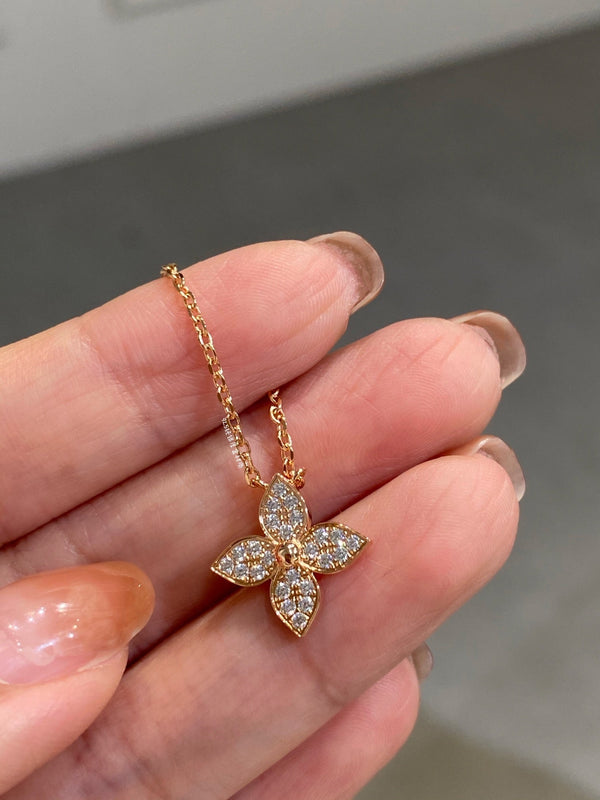 COLLANA CON DIAMANTI A STELLA