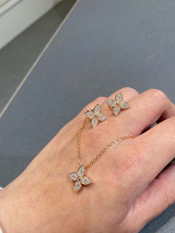 COLLANA CON DIAMANTI A STELLA