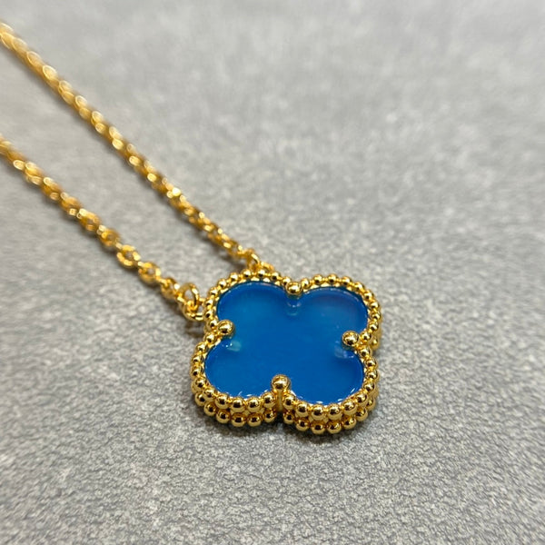 COLLANA TURCHESE CON PEDANTE A TRIFOGLIO