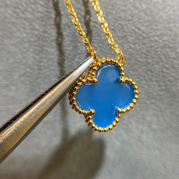 COLLANA TURCHESE CON PEDANTE A TRIFOGLIO