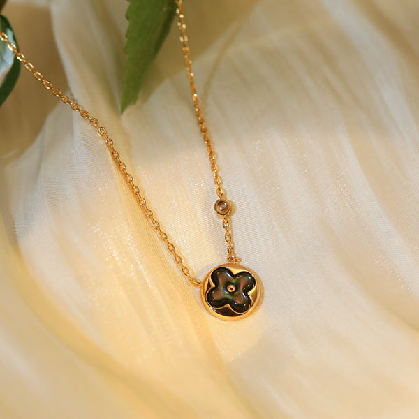 COLLANA CON PEDANTE SOLE IN ORO ROSA E 1 DIAMANTE