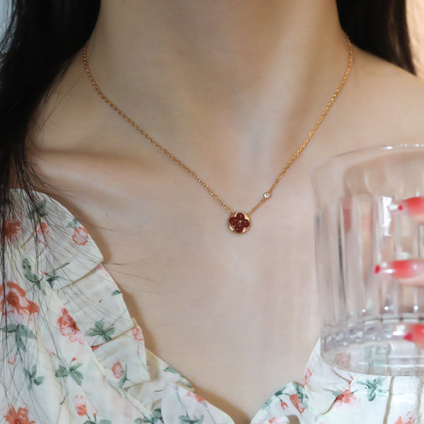 COLLANA CON PEDANTE SOLE IN ORO ROSA E 1 DIAMANTE