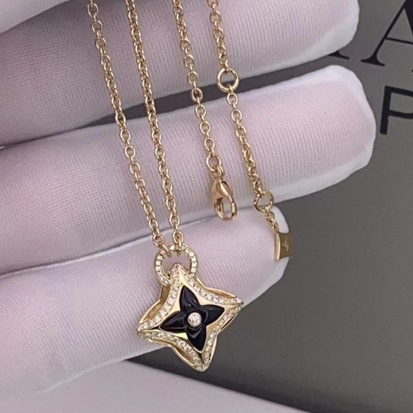 COLLANA CON PEDANTE A STELLA IN ORO ROSA E DIAMANTI