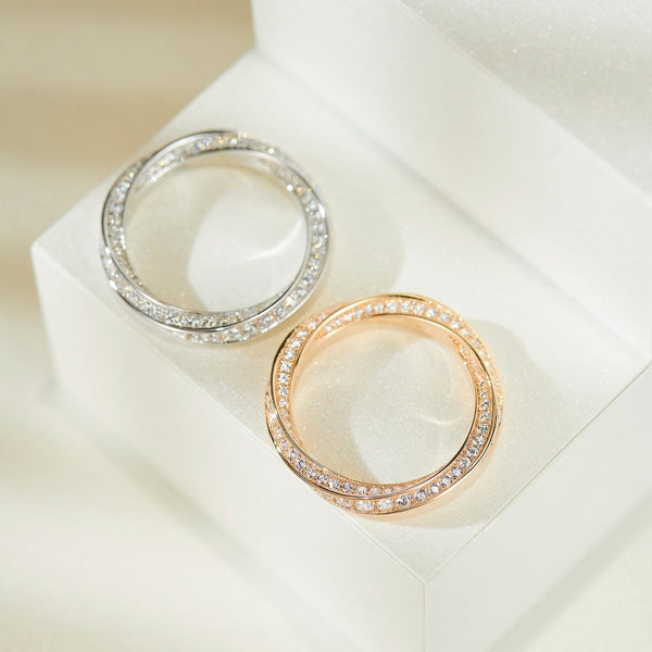 ANELLO CON DIAMANTI A SPIRALE