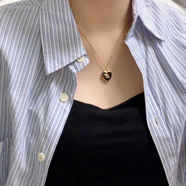 COLLANA IN ORO SMALTO NERO CON CUORE CC