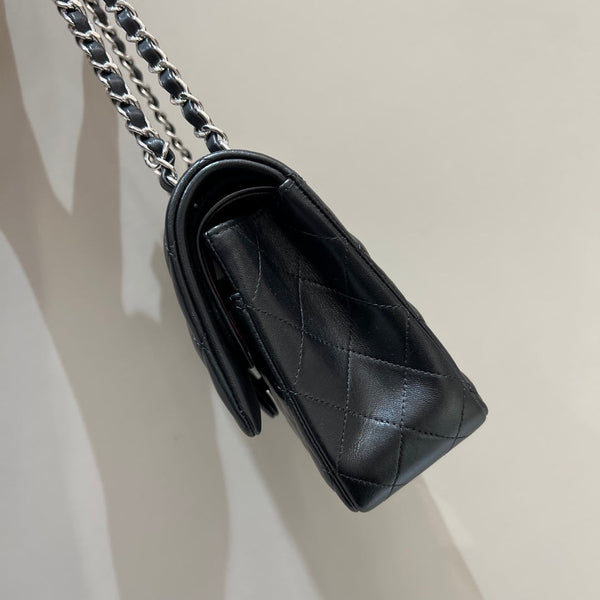 BORSA A PATTA 25 CM FERRAMENTA ARGENTO PELLE DI AGNELLO NERA